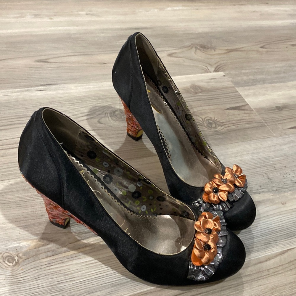 Poetic Licence Vintage Wedge Shoes size 8